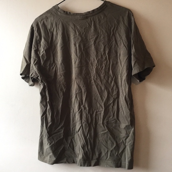 🌞 3/15$ Olive V-Neck T-shirt - M - Picture 3 of 3